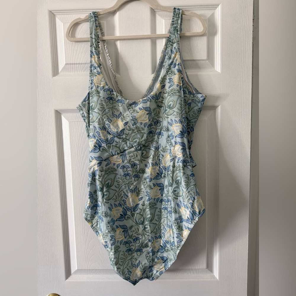 Summersalt Size 22 Wrap One Piece Floral Swimsuit 💚 - Picture 5 of 8